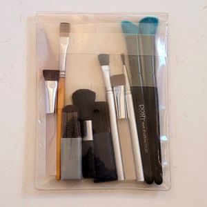 NWOT 10 makeup brushes